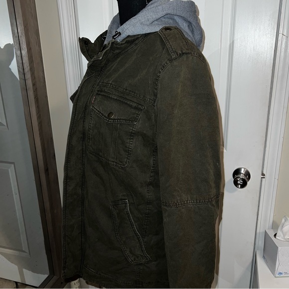 Levi's  Sherpa-Lined Hooded Jacket - Picture 10 of 12
